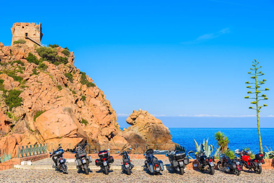 Nos conseils pour un road trip à moto en Corse inoubliable